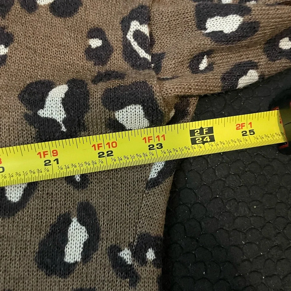 Hailey & Co Cheetah Long sleeve brown top size small - Picture 6 of 8